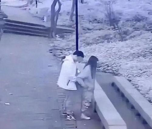 虞山公园吃瓜